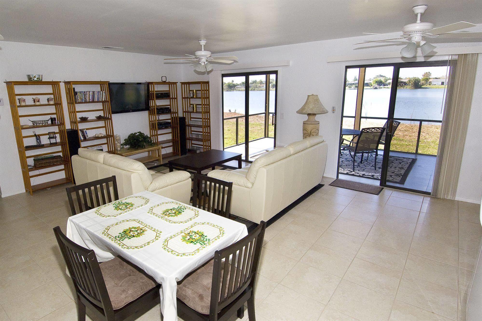 Lilsis By The Lake Port Charlotte Exterior foto